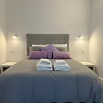 Axenic Retreat - Panoramic Ocean View, Sleeps 4, Ensuite Bathroom, New Redesign 塞辛布拉