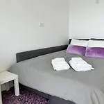 公寓 Axenic Retreat - Panoramic Ocean View, Sleeps 4, Ensuite Bathroom, New Redesign