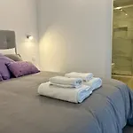 Axenic Retreat - Panoramic Ocean View, Sleeps 4, Ensuite Bathroom, New Redesign * 塞辛布拉