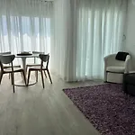 公寓 Axenic Retreat - Panoramic Ocean View, Sleeps 4, Ensuite Bathroom, New Redesign *
