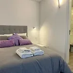 Axenic Retreat - Panoramic Ocean View, Sleeps 4, Ensuite Bathroom, New Redesign * 塞辛布拉