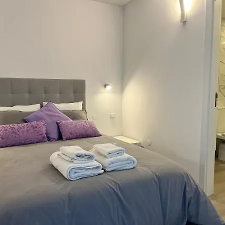 Axenic Retreat - Panoramic Ocean View, Sleeps 4, Ensuite Bathroom, New Redesign * 세심브라