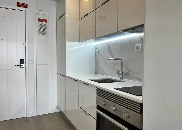 Διαμέρισμα Axenic Retreat - Panoramic Ocean View, Sleeps 4, Ensuite Bathroom, New Redesign