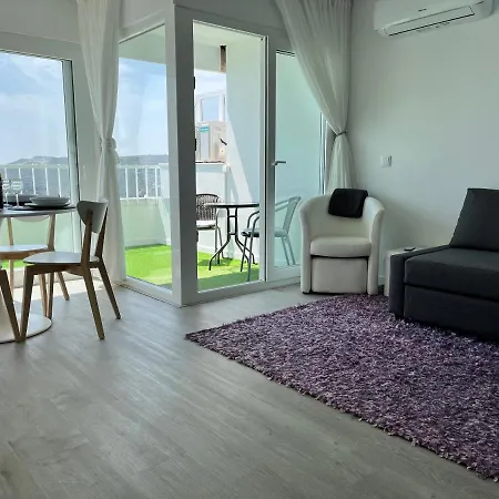 Axenic Retreat - Panoramic Ocean View, Private Terrace, Sleeps 4, Ensuite Bathroom, New Redesign 公寓 *