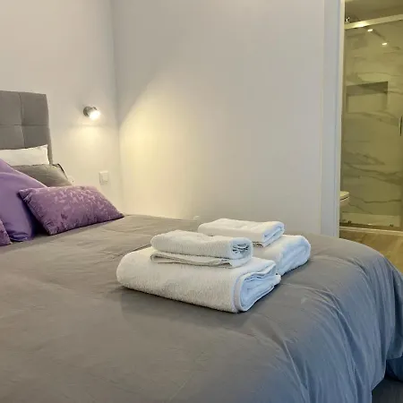 Axenic Retreat - Panoramic Ocean View, Private Terrace, Sleeps 4, Ensuite Bathroom, New Redesign * 塞辛布拉