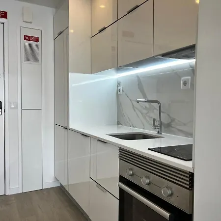 公寓 Axenic Retreat - Panoramic Ocean View, Private Terrace, Sleeps 4, Ensuite Bathroom, New Redesign
