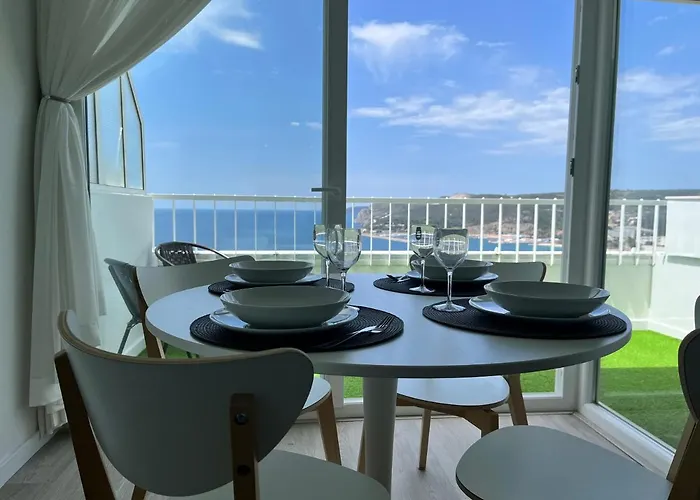 Axenic Retreat - Panoramic Ocean View, Sleeps 4, Ensuite Bathroom, New Redesign Appartement