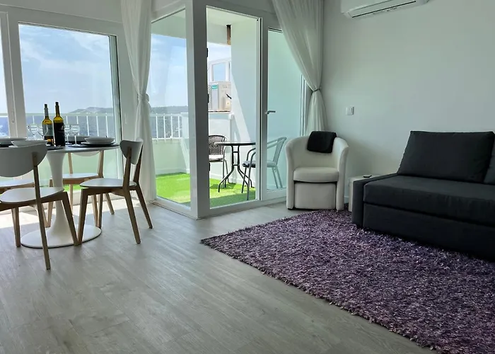 Axenic Retreat - Panoramic Ocean View, Sleeps 4, Ensuite Bathroom, New Redesign Appartement *