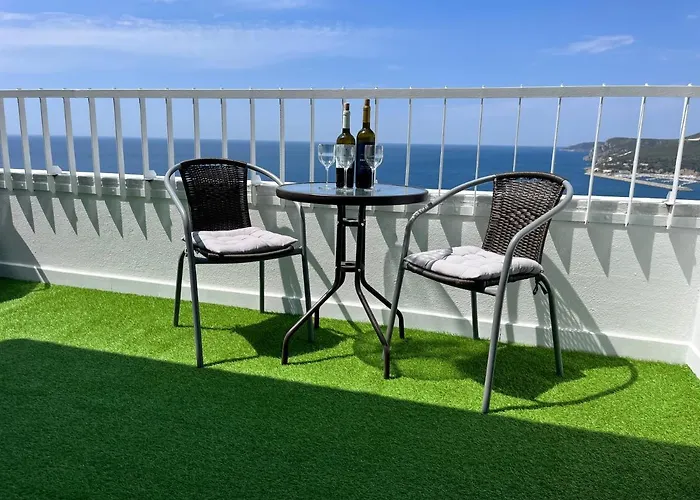 Axenic Retreat - Panoramic Ocean View, Sleeps 4, Ensuite Bathroom, New Redesign Appartement Sesimbra