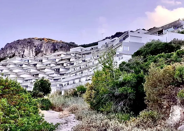 Apartamento Axenic Retreat - Panoramic Ocean View, Sleeps 4, Ensuite Bathroom, New Redesign