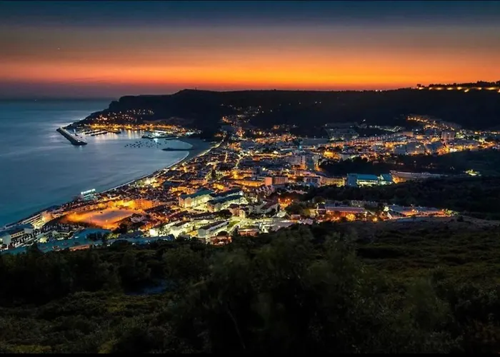 Axenic Retreat - Panoramic Ocean View, Sleeps 4, Ensuite Bathroom, New Redesign Apartamento Sesimbra