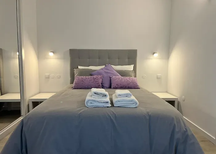 Axenic Retreat - Panoramic Ocean View, Sleeps 4, Ensuite Bathroom, New Redesign Sesimbra