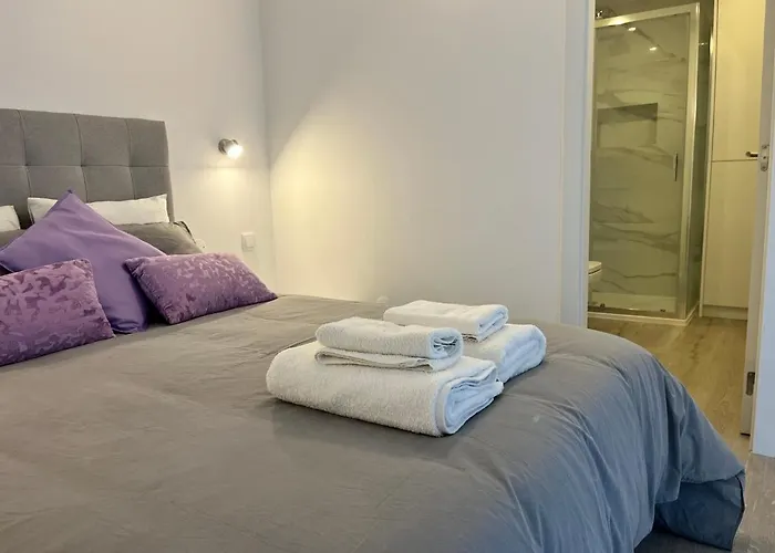 Axenic Retreat - Panoramic Ocean View, Sleeps 4, Ensuite Bathroom, New Redesign * Sesimbra
